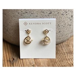 Kendra Scott • “Presleigh” Earrings • Gold